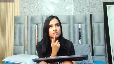 Snapshot of daddyysobsessed_ chatting on January 8, 12:40 pm Channel. online show from January 8, 12:40 pm