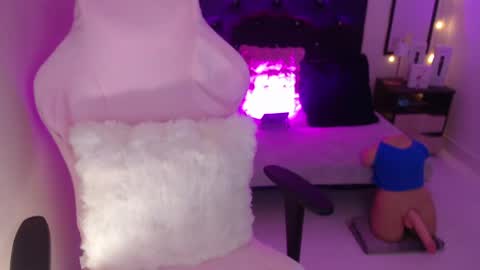 Snapshot of dads_angel19 chatting on May 22, 12:44 pm amanda online show from May 22, 12:44 pm