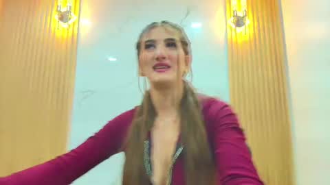 Snapshot of dafne_castro6478 chatting on June 16, 7:38 pm Dafne Castro online show from June 16, 7:38 pm