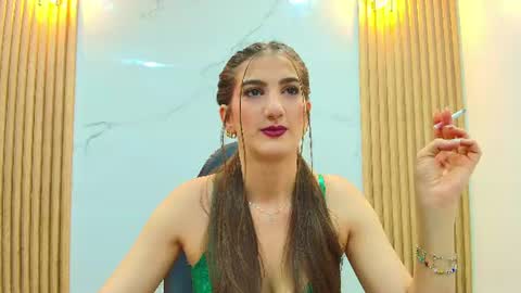 Snapshot of dafne_castro6478 chatting on June 25, 6:34 pm Dafne Castro online show from June 25, 6:34 pm