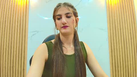 Snapshot of dafne_castro6478 chatting on June 26, 7:51 pm Dafne Castro online show from June 26, 7:51 pm