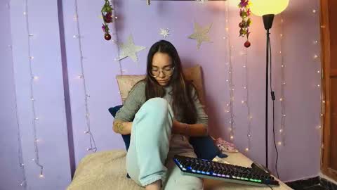 dafnemel online show from December 22, 6:38 pm