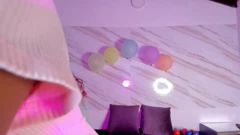   online show from December 1, 6:24 pm