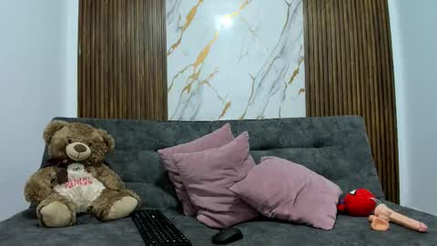 Snapshot of dahianaroa chatting on February 21, 1:01 pm dahianaroa online show from February 21, 1:01 pm