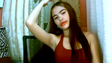 Snapshot of dahlia_123 chatting on December 22, 1:45 am Im Dahlia online show from December 22, 1:45 am