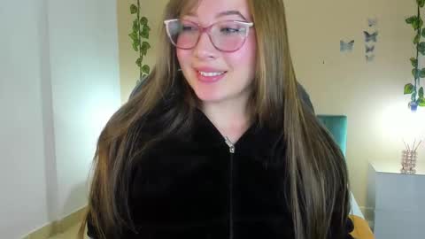 Dahlia online show from December 20, 1:45 am