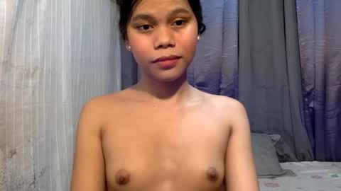 yourgirlydahlia online show from March 11, 11:38 am