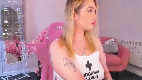 Snapshot of daisy_beckerr chatting on July 23, 9:18 am Viickie online show from July 23, 9:18 am