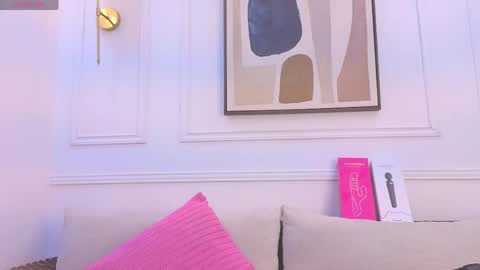 Daisy Price online show from June 5, 10:43 am