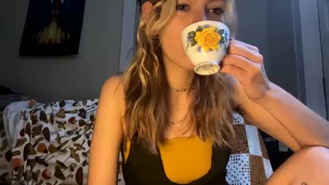 DaisyB3 online show from January 3, 4:11 am