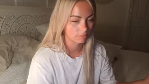 Daisy Dreams online show from July 21, 10:56 pm