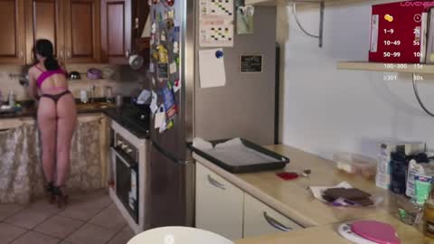 Snapshot of daisyxxx02 chatting on April 8, 10:32 pm FrontBackLive online show from April 8, 10:32 pm