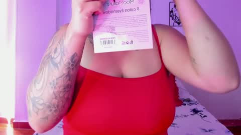 dakostelee1_ online show from April 25, 7:22 pm