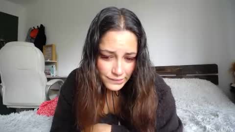 IG  dakotasofiaa online show from July 2, 7:53 pm