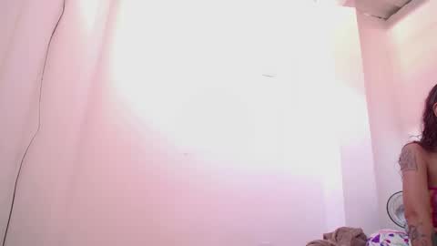 Dakota and Aron online show from April 19, 2:49 pm