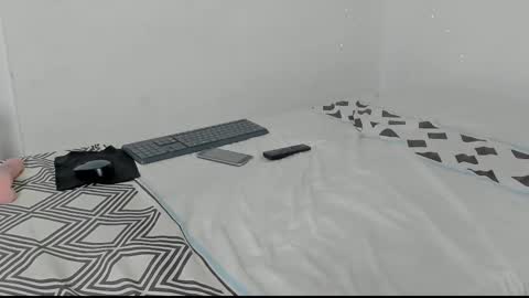 dakota_x18 online show from November 6, 9:05 pm