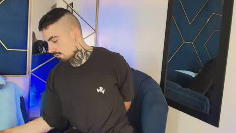 Dallas whitee online show from February 25, 7:34 pm