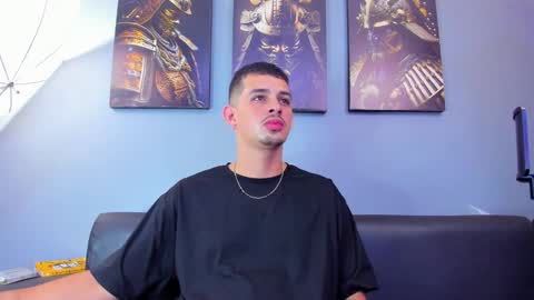 Snapshot of damian__oliver chatting on March 9, 3:10 am Damian Oliver online show from March 9, 3:10 am