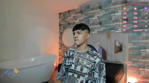 damian_tay online show from May 19, 11:49 am