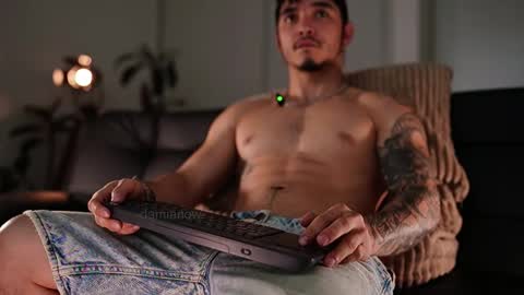 insta damn8   --------  online show from February 8, 1:58 pm