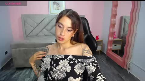 Snapshot of damiaoshun_ch chatting on April 28, 8:03 pm Damia online show from April 28, 8:03 pm