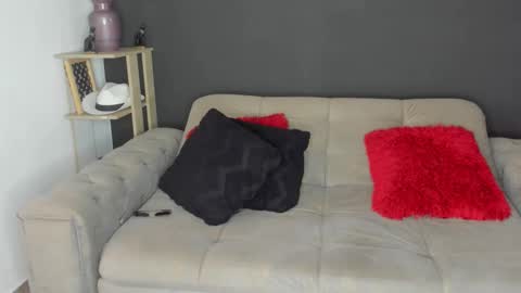 INSTAGRAM  DAMMIANMILLEROFICIAL online show from January 6, 3:38 pm