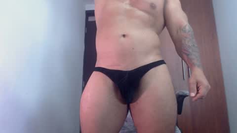 Snapshot of dammuscle chatting on June 16, 5:48 pm dammuscle online show from June 16, 5:48 pm