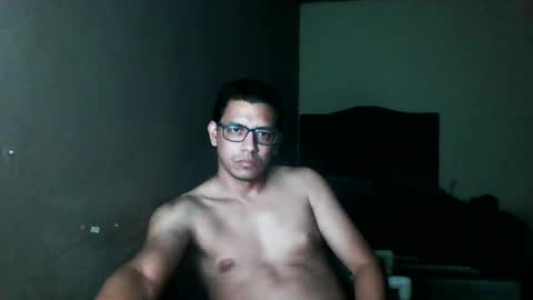 Snapshot of damnsexy0102 chatting on October 25, 11:07 am DamnSexy0102 online show from October 25, 11:07 am