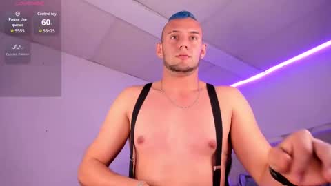 Snapshot of damon_baker0 chatting on February 14, 7:54 pm Damon bakert online show from February 14, 7:54 pm