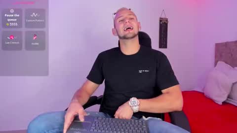 Snapshot of damon_baker0 chatting on November 3, 1:12 pm Damon bakert online show from November 3, 1:12 pm