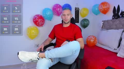 Snapshot of damon_baker0 chatting on November 14, 2:32 am Damon bakert online show from November 14, 2:32 am