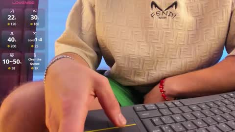 Snapshot of damon_baker0 chatting on January 18, 1:59 pm Damon bakert online show from January 18, 1:59 pm