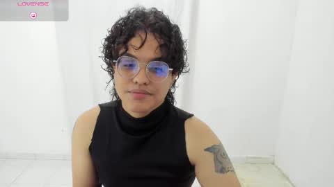 Diane Blosson online show from February 12, 12:05 am