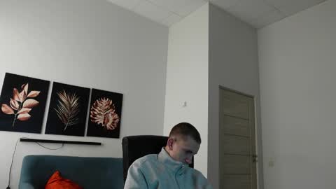 Snapshot of dan_roads chatting on April 8, 6:13 am DAN ROADS online show from April 8, 6:13 am