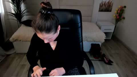 Dana Dom online show from February 18, 5:09 am