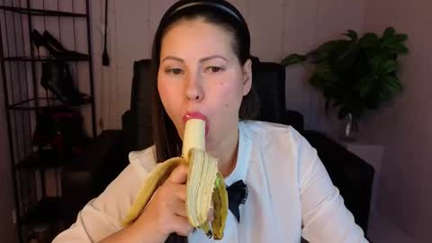 Dana Dom online show from March 15, 1:50 pm