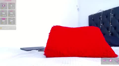 danna online show from March 8, 5:01 pm