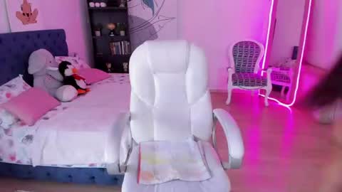Snapshot of dana_paula chatting on July 1, 11:56 am dana_paula online show from July 1, 11:56 am