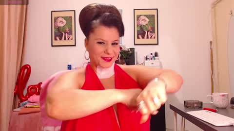 dana online show from May 6, 10:15 pm