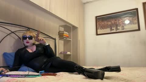 Snapshot of danastone_livingdoll chatting on December 14, 3:36 pm danastone_livingdoll online show from December 14, 3:36 pm