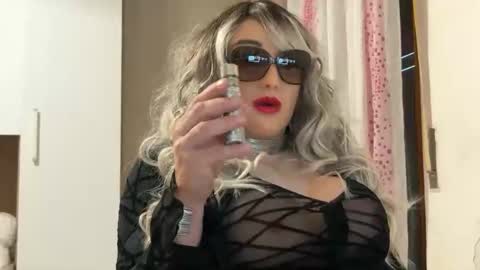 Snapshot of danastone_livingdoll chatting on May 19, 9:04 am danastone_livingdoll online show from May 19, 9:04 am