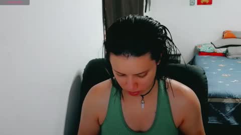 dani y jocelyn online show from February 19, 11:01 pm