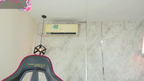 dani_lue online show from March 6, 11:28 am