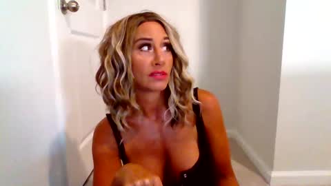Snapshot of danibrass1 chatting on June 11, 1:31 pm DaniBrass1 online show from June 11, 1:31 pm