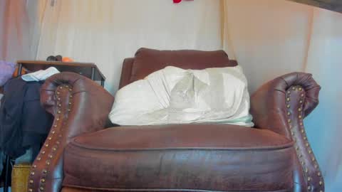 danidollxxx online show from April 15, 2:40 am