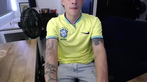 Snapshot of daniel_velez26 chatting on March 21, 6:22 pm daniel_velez26 online show from March 21, 6:22 pm