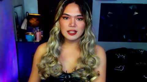 Elodie online show from October 1, 5:13 am