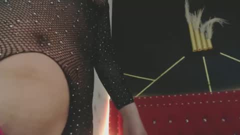 danielawidx online show from May 6, 1:14 am