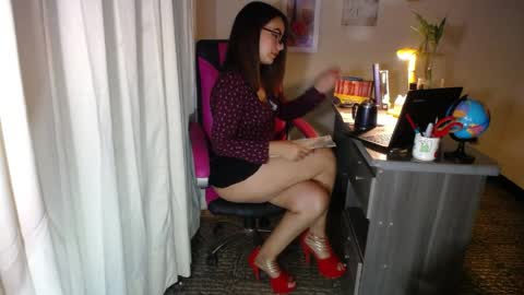 Angie online show from March 30, 6:53 pm