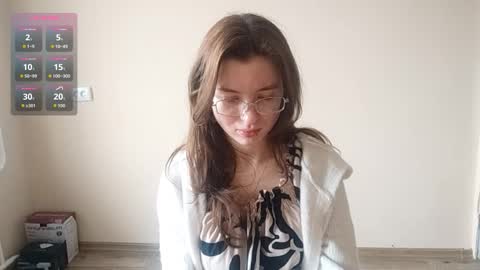 Mia online show from February 15, 7:51 am